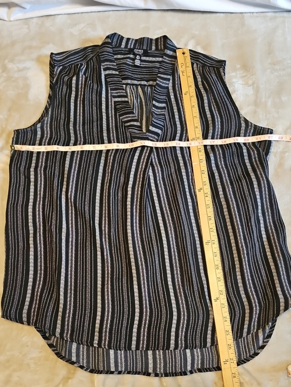 Sleeveless Striped V-Neck Blouse - Black with White Design
